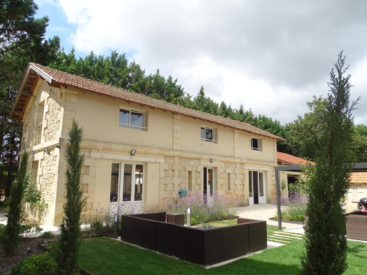 Villa Entiere Du Chateau Lacroix De Civrac 3 Ch, 3 Sdb, Piscine Xxl,Sauna, 4 Etoiles,7 Pers Eksteriør bilde