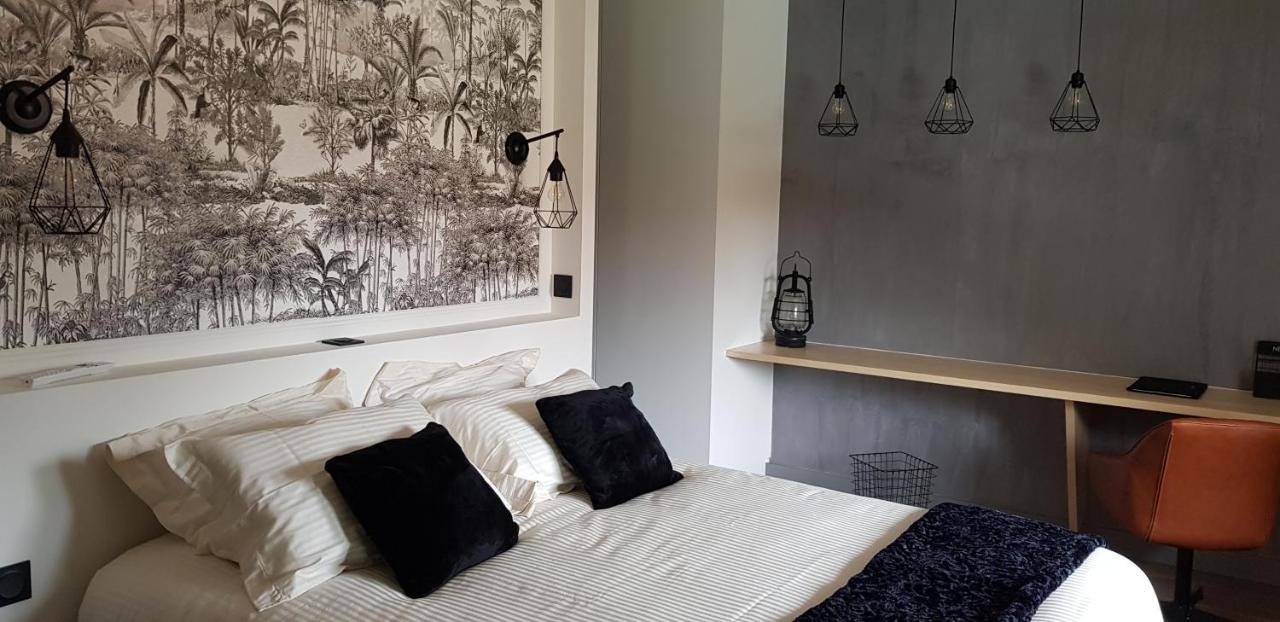 Villa Entiere Du Chateau Lacroix De Civrac 3 Ch, 3 Sdb, Piscine Xxl,Sauna, 4 Etoiles,7 Pers Eksteriør bilde
